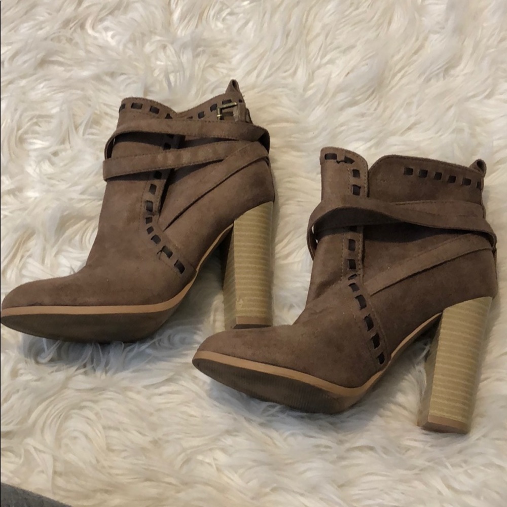 QUPID BOOTIES